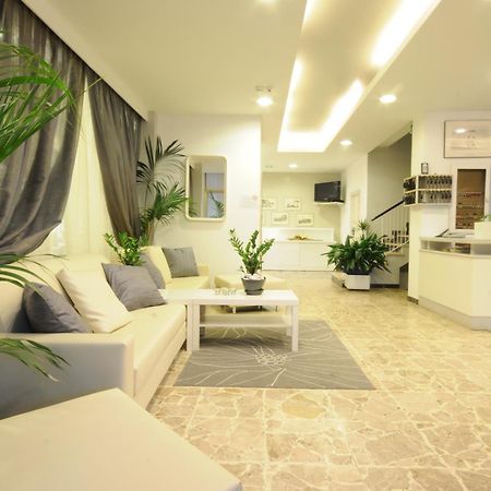 Hotel Ermeti B&B Brunch Riccione Esterno foto