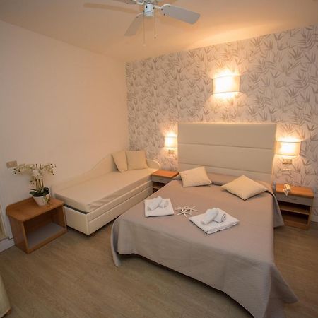 Hotel Ermeti B&B Brunch Riccione Esterno foto