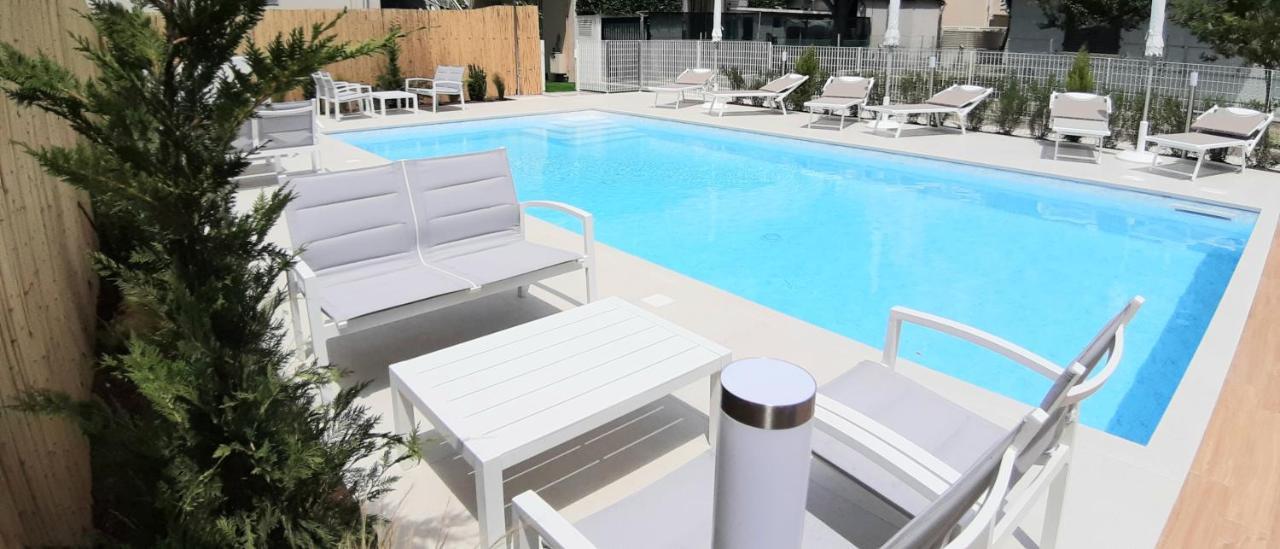 Hotel Ermeti B&B Brunch Riccione Esterno foto