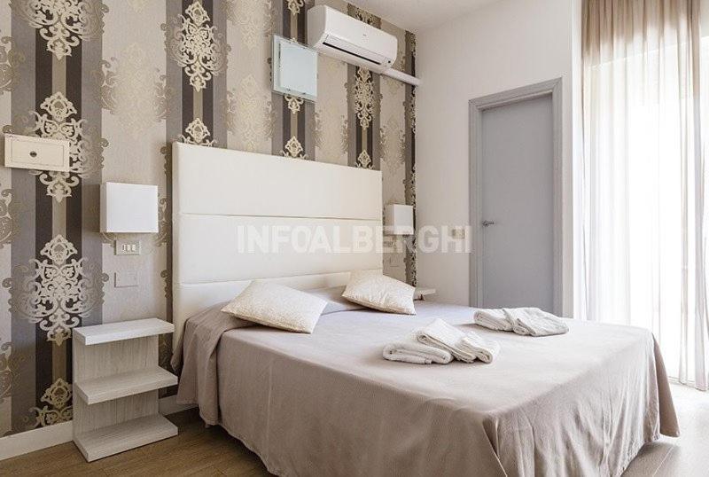 Hotel Ermeti B&B Brunch Riccione Esterno foto