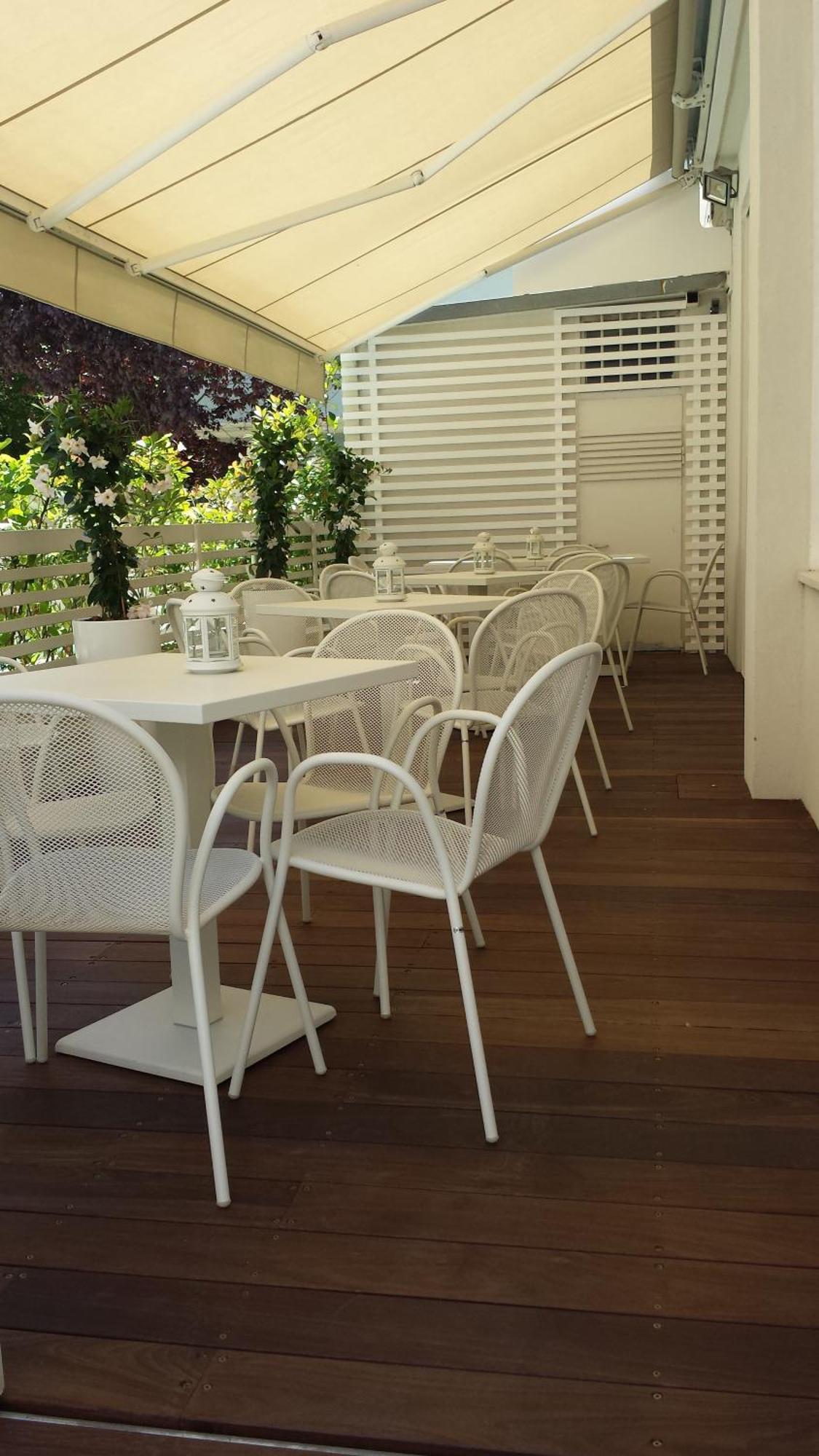 Hotel Ermeti B&B Brunch Riccione Esterno foto