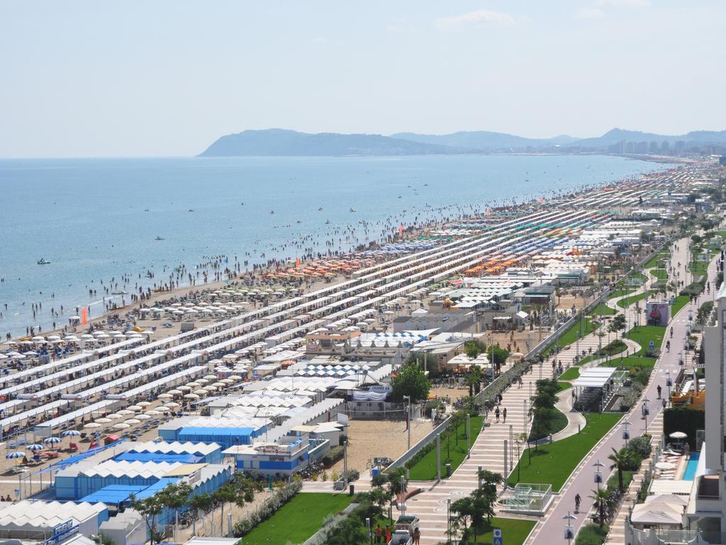 Hotel Ermeti B&B Brunch Riccione Esterno foto